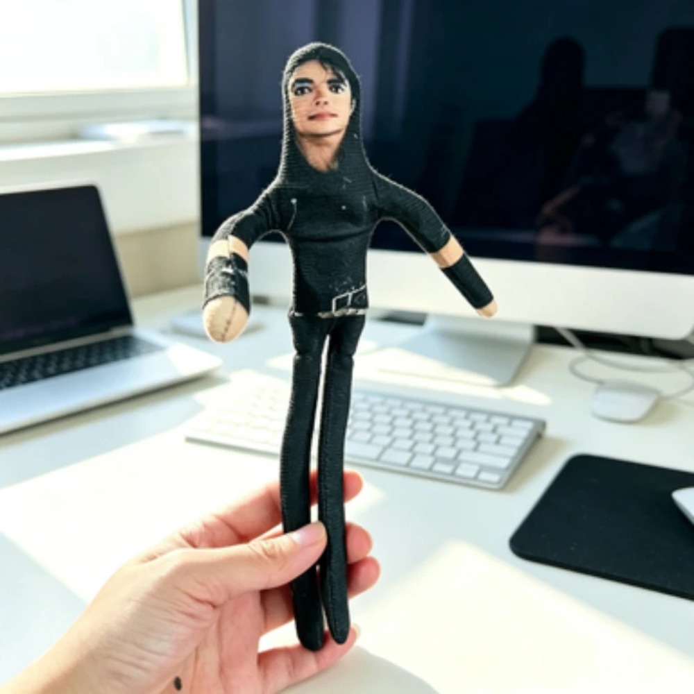 Boneco de Pelúcia Articulado M - Anime Fan Merchandise avaliação e preço